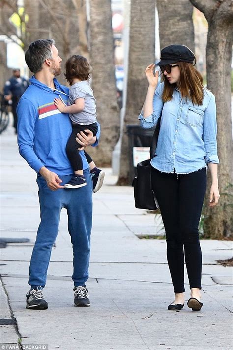 anne hathaway and husband and child photos